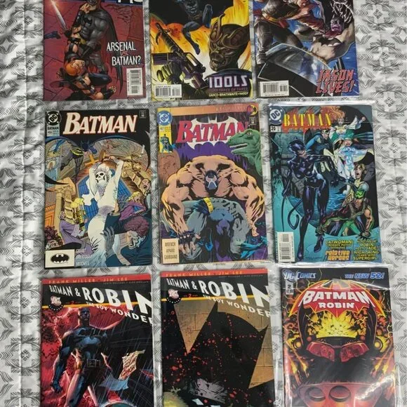 Assortment DC comics. Set of 24 DC ungraded , but in good condition.
